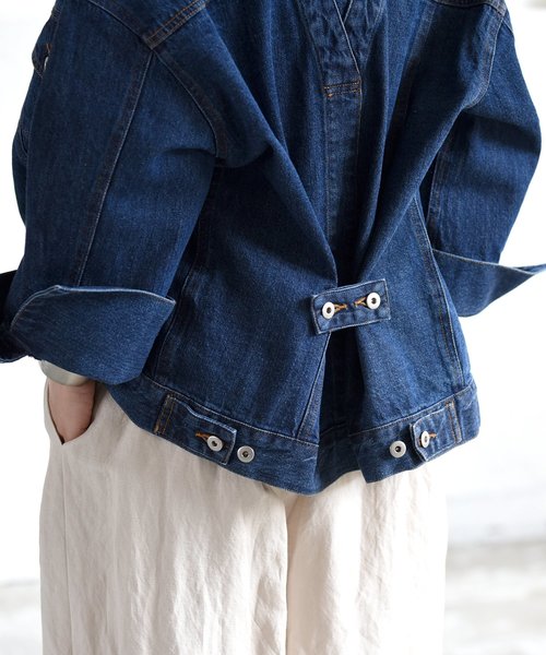 LHELBIE(レルビエ)の「オーバーサイズバックタックボタンデニムGジャン(デニムジャケット・レディース・インディゴブルー/ブルー・M)」の13枚目の写真