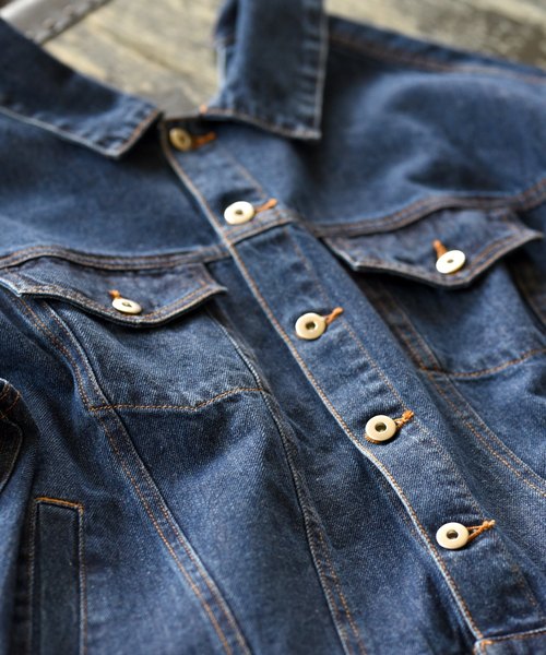 LHELBIE(レルビエ)の「オーバーサイズバックタックボタンデニムGジャン(デニムジャケット・レディース・インディゴブルー/ブルー・M)」の20枚目の写真