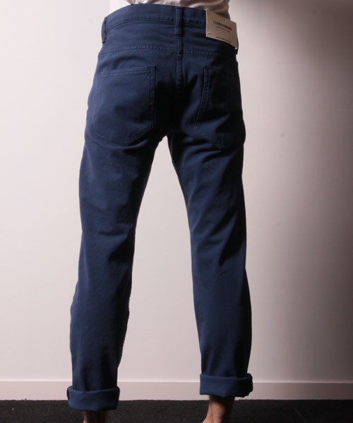 AMERICAN RAG CIE(アメリカンラグシー)の「AMERICAN RAG CIE&Magine COMMONWARE カラードスリムパンツ:(チノパンツ・メンズ・レッド/ブルー/ブラック・44/46/48)」の6枚目の写真