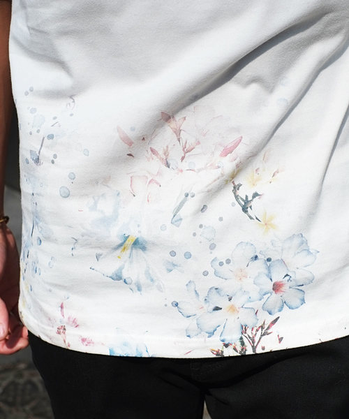 GOSTAR DE FUGA(ゴスタール ジフーガ)の「裾フラワープリントVネックTシャツ(Tシャツ/カットソー・メンズ・ホワイト・M/L)」の4枚目の写真