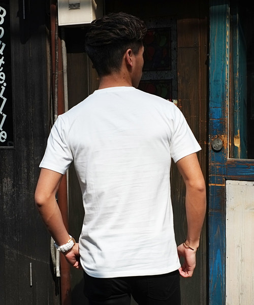 GOSTAR DE FUGA(ゴスタール ジフーガ)の「裾フラワープリントVネックTシャツ(Tシャツ/カットソー・メンズ・ホワイト・M/L)」の3枚目の写真