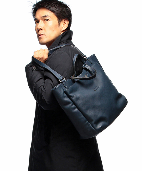 Daniel & Bob（ダニエル&ボブ）の「Daniel & Bob / 別注"CERCATORE"IDISレザートート（トートバッグ・メンズ・ダークブラウン/ネイビー・ONE SIZE）」の16枚目の写真
