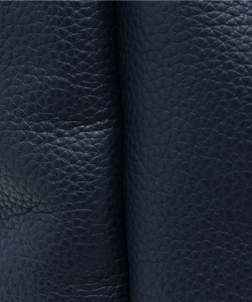 Daniel & Bob（ダニエル&ボブ）の「Daniel & Bob / 別注"CERCATORE"IDISレザートート（トートバッグ・メンズ・ダークブラウン/ネイビー・ONE SIZE）」の6枚目の写真