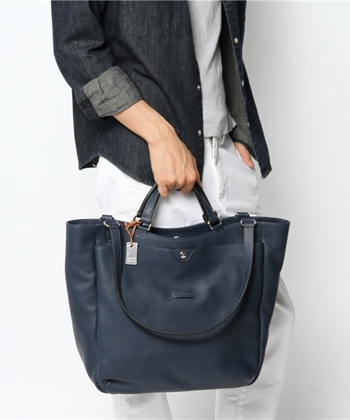 Daniel & Bob（ダニエル&ボブ）の「Daniel & Bob / 別注"CERCATORE"IDISレザートート（トートバッグ・メンズ・ダークブラウン/ネイビー・ONE SIZE）」の13枚目の写真