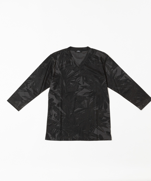 5351 POUR LES HOMMES（ゴーサンゴーイチプールオム）の「【接触冷感】ビッグフラワースムースVネック7分袖（Tシャツ/カットソー・メンズ・ホワイト/ブラック・44/46/48/50）」の4枚目の写真