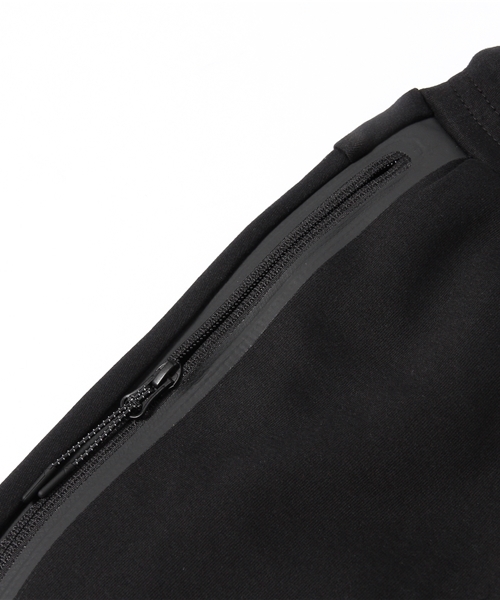 BEAMS(ビームス)の「NIKE / ナイキ テック フリース カフ(その他パンツ・メンズ・ブラック/グレー・LARGE/SMALL/MEDIUM)」の6枚目の写真