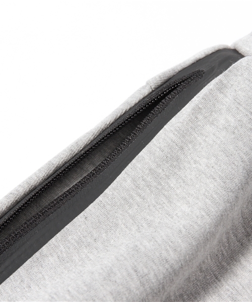 BEAMS(ビームス)の「NIKE / ナイキ テック フリース カフ(その他パンツ・メンズ・ブラック/グレー・LARGE/SMALL/MEDIUM)」の7枚目の写真