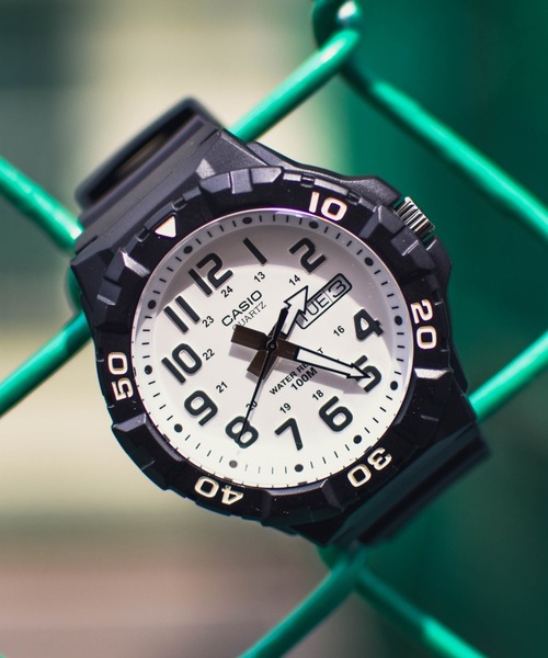 CASIO(カシオ)の「《CASIO》 BIGフェイスダイバー(アナログ腕時計・メンズ・ホワイト/シルバー/ゴールド・FREE)」の2枚目の写真