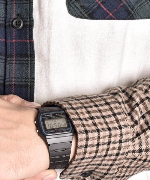 CASIO(カシオ)の「『CASIO(カシオ)』スタンダードデジタル 腕時計(デジタル腕時計・レディース・ブルー/ゴールド/ブラック系その他・FREE)」の7枚目の写真