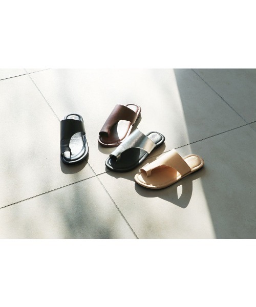 Serene ce cool(セレンセクール)の「ワイドカバートングフラットサンダル(サンダル・レディース・ブラック/ブラウン/ベージュ/シルバー・S/M/L/LL)」の21枚目の写真