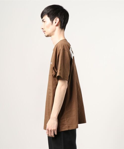 RVCA（ルーカ）の「RVCA/ルーカ　バックプリントTシャツ　BA041-251（Tシャツ/カットソー・メンズ・モスグリーン/ホワイト/ブラック/ブラウン・L/S/M）」の5枚目の写真