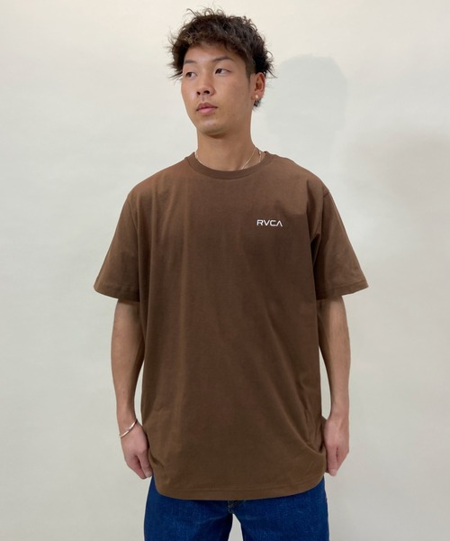 RVCA（ルーカ）の「RVCA/ルーカ　バックプリントTシャツ　BA041-251（Tシャツ/カットソー・メンズ・モスグリーン/ホワイト/ブラック/ブラウン・L/S/M）」の6枚目の写真