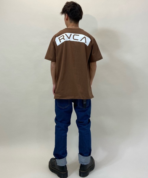 RVCA（ルーカ）の「RVCA/ルーカ　バックプリントTシャツ　BA041-251（Tシャツ/カットソー・メンズ・モスグリーン/ホワイト/ブラック/ブラウン・L/S/M）」の13枚目の写真