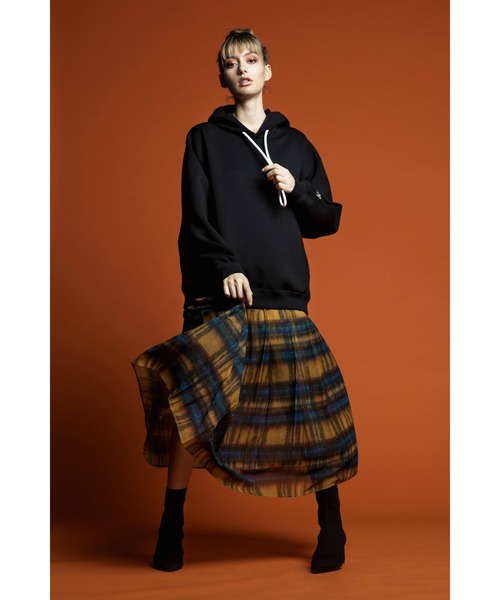 DOUBLE STANDARD CLOTHING（ダブルスタンダードクロージング）の「【ZOZO限定】DSC/ ロゴ刺繍エアクッションパーカー（パーカー・レディース・ブラック/ベージュ・FREE）」の7枚目の写真