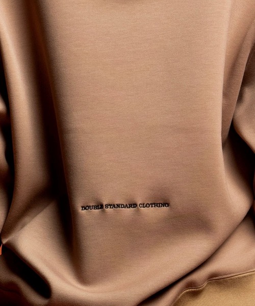 DOUBLE STANDARD CLOTHING（ダブルスタンダードクロージング）の「【ZOZO限定】DSC/ ロゴ刺繍エアクッションパーカー（パーカー・レディース・ブラック/ベージュ・FREE）」の9枚目の写真