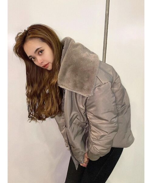 EMODA（エモダ）の「フェイクファードッキングワイドカラーブルゾン（ブルゾン・レディース・ブラック/グレー/カーキ・FREE）」の15枚目の写真