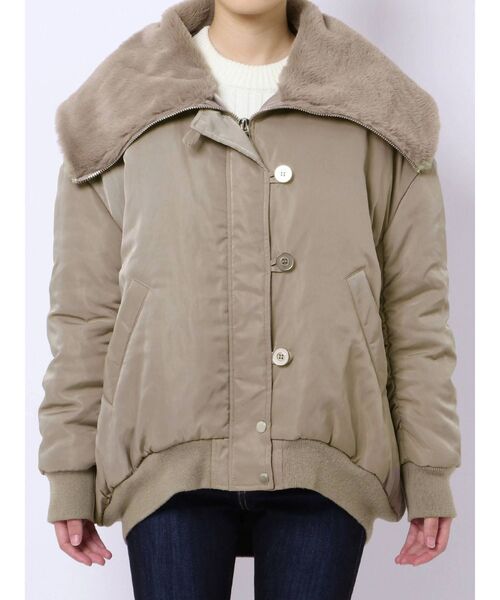 EMODA（エモダ）の「フェイクファードッキングワイドカラーブルゾン（ブルゾン・レディース・ブラック/グレー/カーキ・FREE）」の6枚目の写真