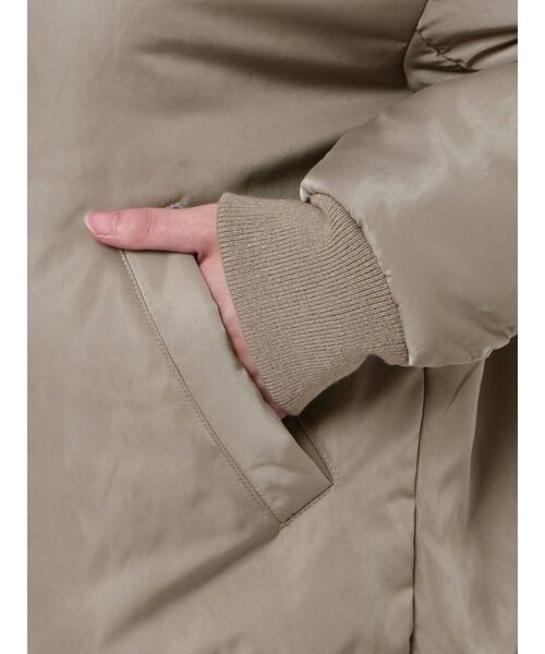 EMODA（エモダ）の「フェイクファードッキングワイドカラーブルゾン（ブルゾン・レディース・ブラック/グレー/カーキ・FREE）」の14枚目の写真