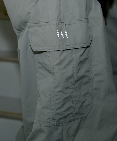 Perushu（ペルーシュ）の「リフレクタープリントナイロンカーゴパンツ（その他パンツ・メンズ・ブラック/グレー/サックスブルー・SMALL/MEDIUM/LARGE）」の21枚目の写真