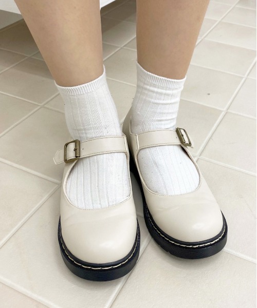 apres jour（アプレジュール）の「フェイクレザーラウンドトゥシューズ【ZOZOTOWN限定アイテム】（その他シューズ・レディース・ブラック/ダークブラウン/アイボリー・SMALL/X-LARGE/MEDIUM/LARGE）」の7枚目の写真