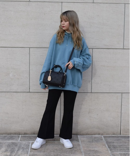MCM（エムシーエム）の「MCM/エムシーエム/〈エッセンシャル〉 ボストンバッグ モノグラムレザー（ボストンバッグ・レディース・ブラック/レッド・FREE）」の11枚目の写真