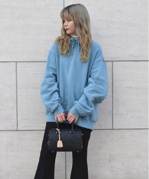 MCM（エムシーエム）の「MCM/エムシーエム/〈エッセンシャル〉 ボストンバッグ モノグラムレザー（ボストンバッグ・レディース・ブラック/レッド・FREE）」の12枚目の写真
