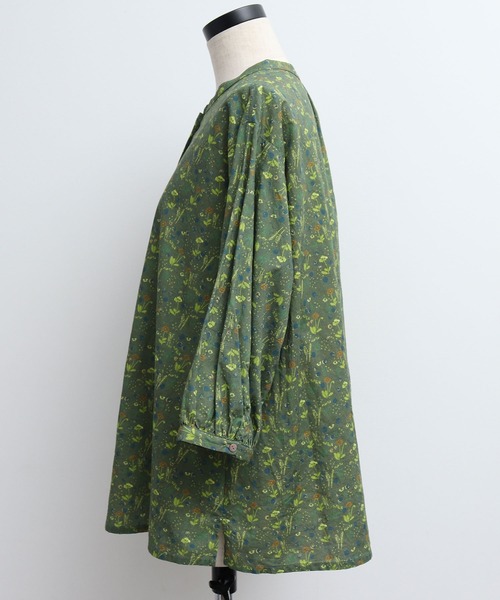 chambre de charme（シャンブルドゥシャーム）の「cdc ドビー コクリコプリント　はんぱ袖ブラウス（シャツ/ブラウス・レディース・ネイビー/カーキ・FREE）」の4枚目の写真