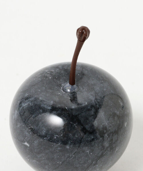 bpr BEAMS（ビーピーアール ビームス ）の「DETAIL INC. / Marble Apple Small（インテリア雑貨・メンズ・レッド/ブラック・ONE SIZE）」の3枚目の写真
