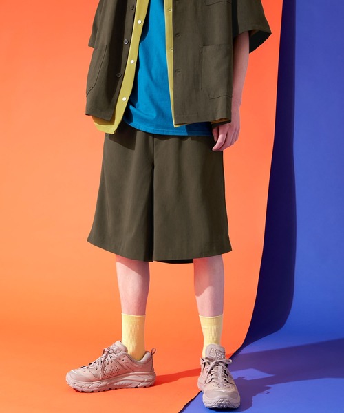 ENDER PRODUCTS(エンダープロダクツ)の「ブライトポプリン タックワイドショートパンツ【ENDER PRODUCTS/エンダープロダクツ】(その他パンツ・メンズ・ライラック/グレイッシュブルー/ブラウン/キナリ/グレイッシュベージュ/ブラック・M/L)」の4枚目の写真