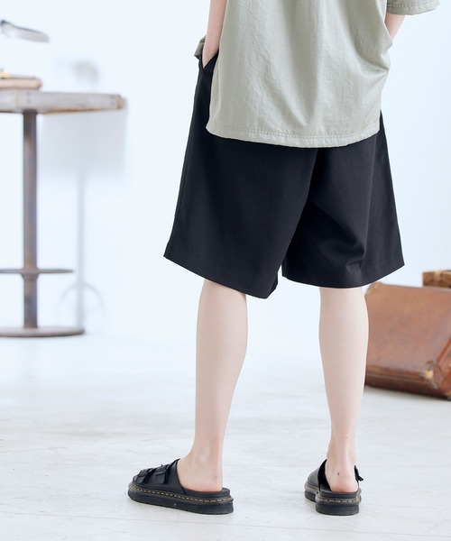 ENDER PRODUCTS(エンダープロダクツ)の「ブライトポプリン タックワイドショートパンツ【ENDER PRODUCTS/エンダープロダクツ】(その他パンツ・メンズ・ライラック/グレイッシュブルー/ブラウン/キナリ/グレイッシュベージュ/ブラック・M/L)」の14枚目の写真
