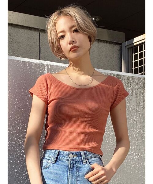 EMODA（エモダ）の「ショートリブトップ（Tシャツ/カットソー・レディース・ホワイト/ブラック/オレンジ/ブルー・FREE）」の4枚目の写真