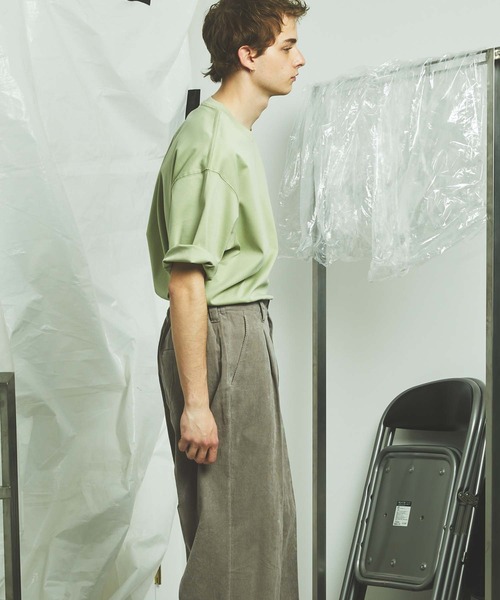 MAISON SPECIAL（メゾンスペシャル）の「【ZOZOTOWN限定】《ユニセックスアイテム》マーセライズスムースオーバーサイズTシャツ【MAISON SPECIAL/メゾンスペシャル】（Tシャツ/カットソー・メンズ・オフホワイト/ライトグリーン/パープル・0/1/2）」の12枚目の写真