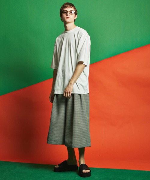 MAISON SPECIAL（メゾンスペシャル）の「【ZOZOTOWN限定】《ユニセックスアイテム》マーセライズスムースオーバーサイズTシャツ【MAISON SPECIAL/メゾンスペシャル】（Tシャツ/カットソー・メンズ・オフホワイト/ライトグリーン/パープル・0/1/2）」の5枚目の写真