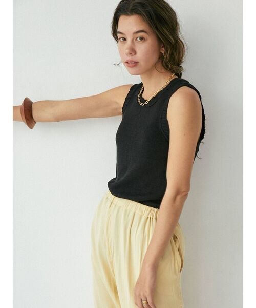 Ungrid（アングリッド）の「透かし編みニットタンクトップ（タンクトップ・レディース・ブラック/アイボリー/カーキ・FREE）」の3枚目の写真