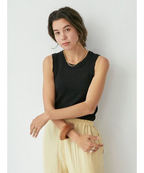 Ungrid（アングリッド）の「透かし編みニットタンクトップ（タンクトップ・レディース・ブラック/アイボリー/カーキ・FREE）」の4枚目の写真