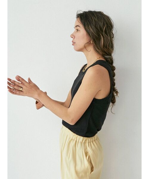 Ungrid（アングリッド）の「透かし編みニットタンクトップ（タンクトップ・レディース・ブラック/アイボリー/カーキ・FREE）」の11枚目の写真