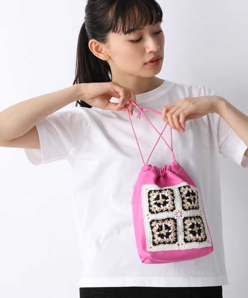 JEANASIS(ジーナシス)の「クロシェキンチャクバッグ/952110(ショルダーバッグ・レディース・ブラック/ピンク・FREE)」の6枚目の写真