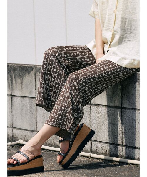 MURUA（ムルーア）の「コモンニットパンツ（スウェットパンツ・レディース・ブラウン/イエロー/ブルー・FREE）」の2枚目の写真