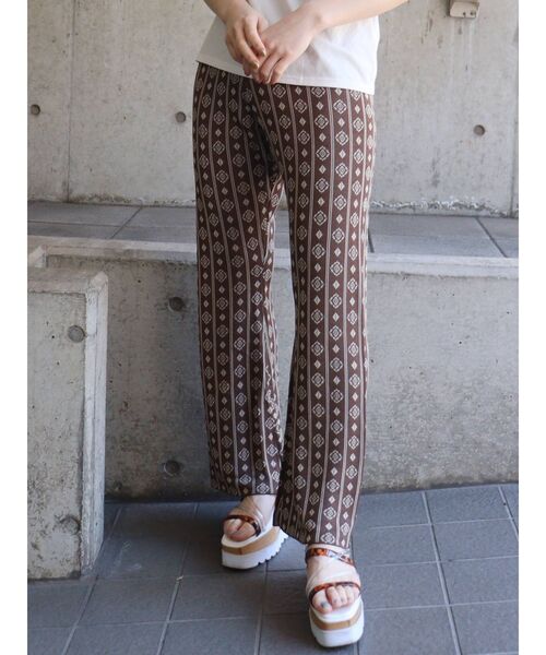 MURUA（ムルーア）の「コモンニットパンツ（スウェットパンツ・レディース・ブラウン/イエロー/ブルー・FREE）」の15枚目の写真