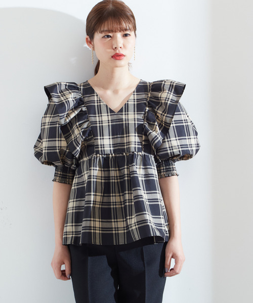 Tiara（ティアラ）の「Vネックフリルブラウス（シャツ/ブラウス・レディース・ストライプ/チェック/ブラック・FREE）」の12枚目の写真