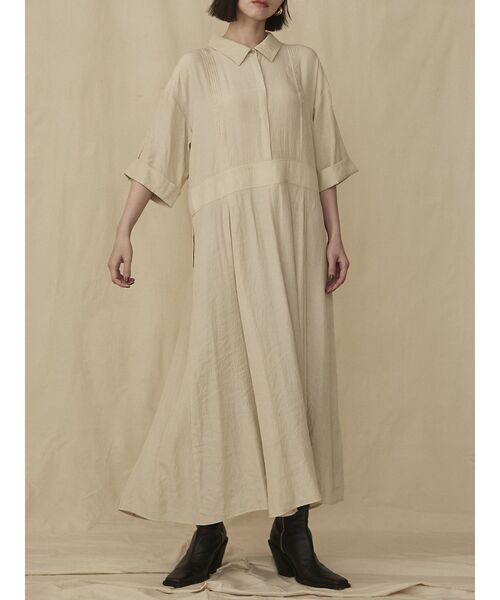 COTORICA（コトリカ）の「ピンタックデザイン襟付ワンピース（ワンピース・レディース・レッド/ブルー/アイボリー・FREE）」の2枚目の写真