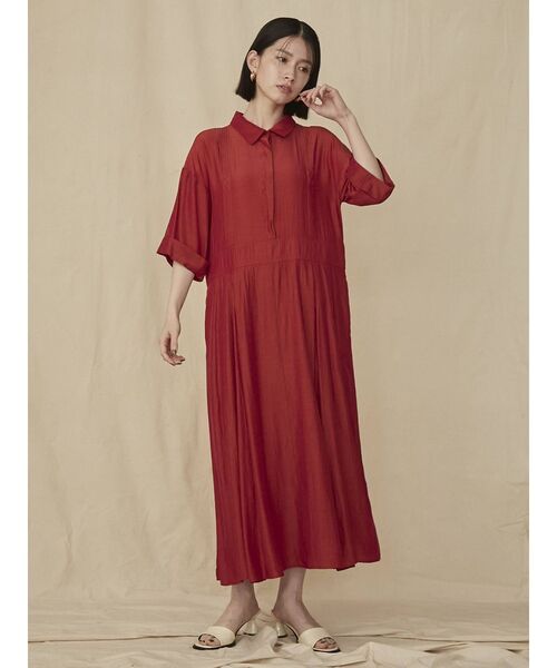 COTORICA（コトリカ）の「ピンタックデザイン襟付ワンピース（ワンピース・レディース・レッド/ブルー/アイボリー・FREE）」の5枚目の写真