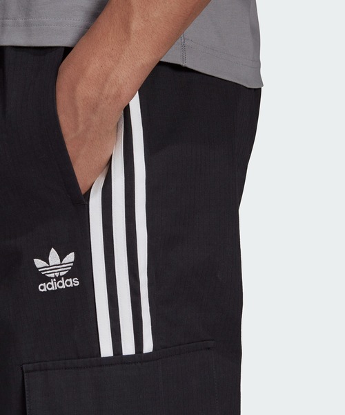 adidas（アディダス）の「アディカラー クラシックス スリー