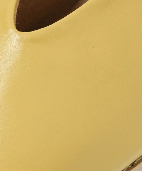 mysty woman（ミスティウーマン）の「アクセ付きフカフカパンプス 957726（パンプス・レディース・ブラック/アイボリー/イエロー系・MEDIUM/LARGE）」の6枚目の写真