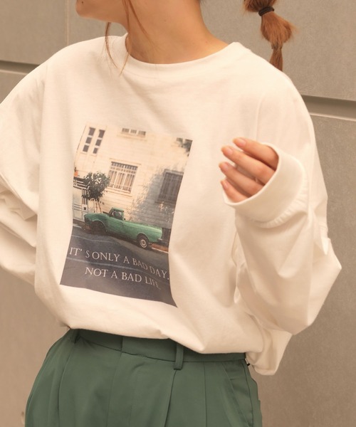 CORNERS(コーナーズ)の「フォトロゴ2wayT-shirt(Tシャツ/カットソー・レディース・オフホワイト/グリーン/オートミール/スミクロ・FREE)」の2枚目の写真