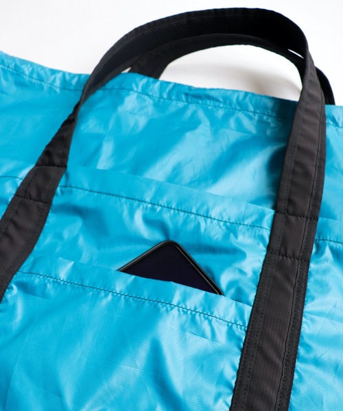 AlexanderLeeChang（アレキサンダーリーチャン）の「5050 POCKETABLE BIG TOTE（トートバッグ・メンズ・ネイビー/グレー/ブルー・ONESIZE）」の16枚目の写真