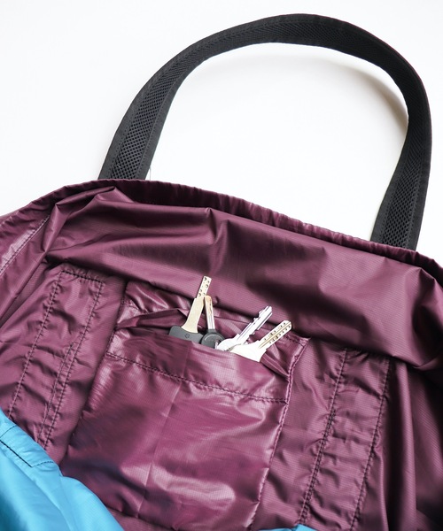 AlexanderLeeChang（アレキサンダーリーチャン）の「5050 POCKETABLE BIG TOTE（トートバッグ・メンズ・ネイビー/グレー/ブルー・ONESIZE）」の9枚目の写真