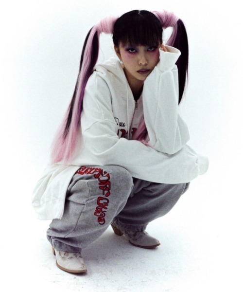 SUNDAYOFFCLUB(サンデイオフクラブ)の「【SUNDAY OFF CLUB】Melting logo 2 way zip up Heavy French Terry Hoodie(パーカー・メンズ・ブラック/ホワイト・M/L)」の5枚目の写真