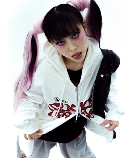 SUNDAYOFFCLUB(サンデイオフクラブ)の「【SUNDAY OFF CLUB】Melting logo 2 way zip up Heavy French Terry Hoodie(パーカー・メンズ・ブラック/ホワイト・M/L)」の8枚目の写真