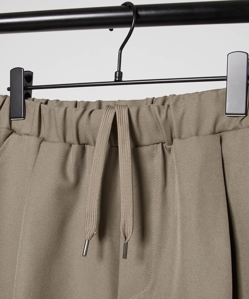 MONO-MART(モノマート)の「【セットアップ】ビッグシルエット スタプレ ポリツイル ノーカラージャケット&イージータックテーパードパンツ(セットアップ・メンズ・ブラック/ネイビー/ブラウン/モスグリーン/グレー系その他/グレイッシュベージュ・M/L)」の20枚目の写真